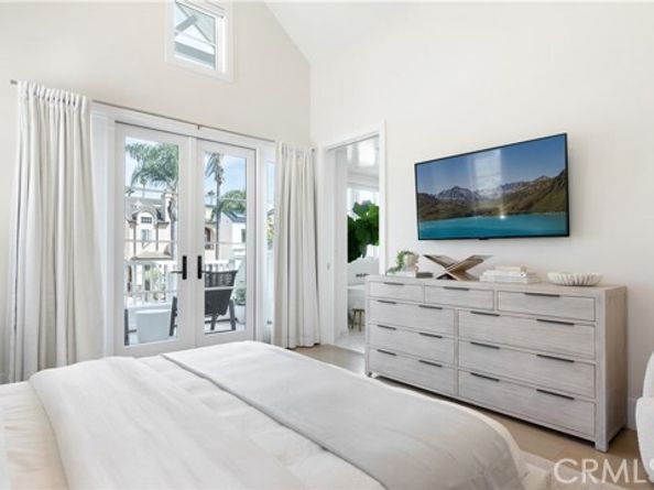 435 Fernleaf Avenue 1, Corona Del Mar (newport Beach) CA 92625