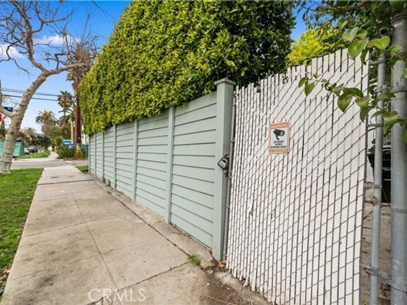 7116 Waring Avenue, Los Angeles CA 90046
