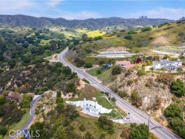 2411 N Topanga Canyon Boulevard, Topanga (los Angeles) CA 90290