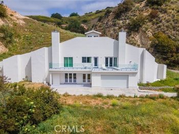 2411 N Topanga Canyon Boulevard