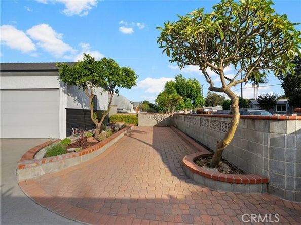 5216 Mesmer, Los Angeles CA 90230