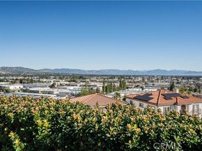 8982 Nevada, West Hills (los Angeles) CA 91304