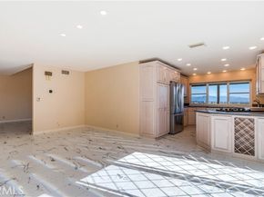 8982 Nevada, West Hills (los Angeles) CA 91304