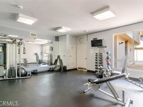 19350 Sherman Way 210, Reseda (los Angeles) CA 91335