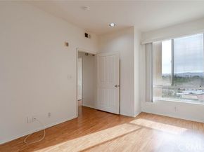 19350 Sherman Way 210, Reseda (los Angeles) CA 91335