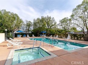 19350 Sherman Way 210, Reseda (los Angeles) CA 91335