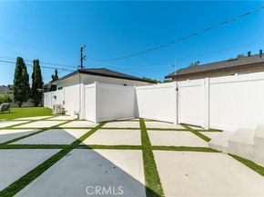 11912 Elkwood Street, North Hollywood (los Angeles) CA 91605
