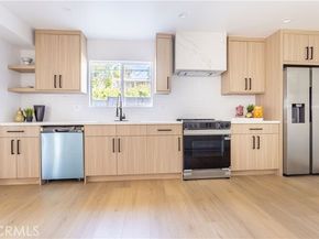 16235 Plummer, North Hills (los Angeles) CA 91343