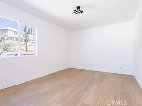 16235 Plummer, North Hills (los Angeles) CA 91343