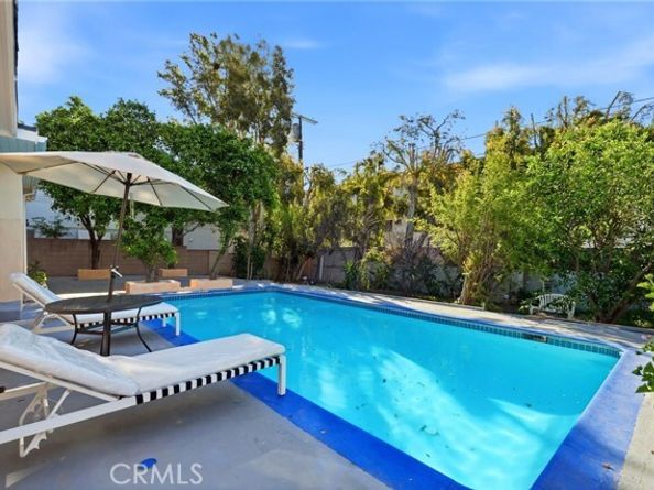 18114 Schoenborn, Northridge (los Angeles) CA 91325