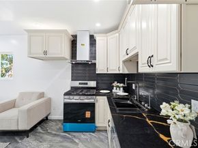 18114 Schoenborn, Northridge (los Angeles) CA 91325