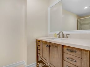4949 Genesta 104, Encino (los Angeles) CA 91316