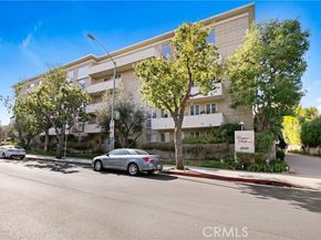 4949 Genesta 104, Encino (los Angeles) CA 91316