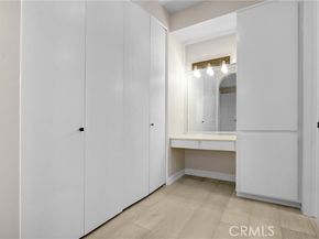 4949 Genesta 104, Encino (los Angeles) CA 91316