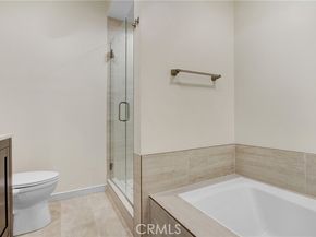 4949 Genesta 104, Encino (los Angeles) CA 91316