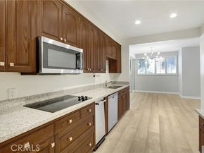 4949 Genesta 104, Encino (los Angeles) CA 91316