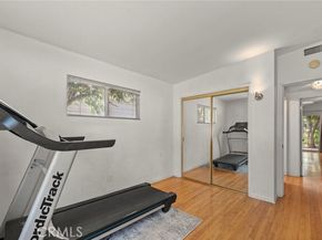 17156 Bullock Street, Encino (los Angeles) CA 91316