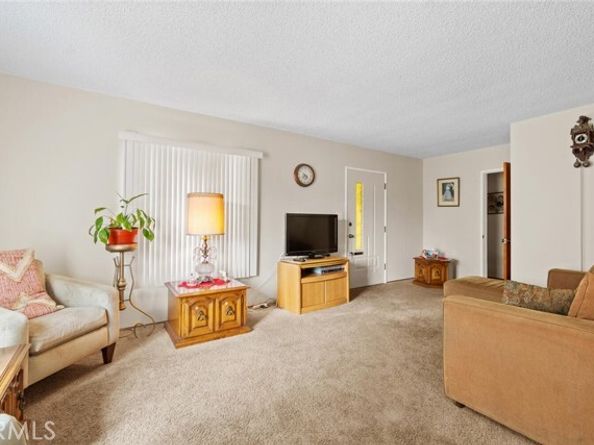 7400 Lubao Avenue, Winnetka (los Angeles) CA 91306