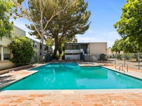 18620 Hatteras Street 223, Tarzana (los Angeles) CA 91356