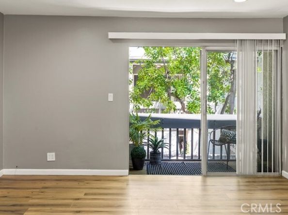 18620 Hatteras Street 223, Tarzana (los Angeles) CA 91356