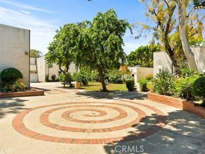 18620 Hatteras Street 223, Tarzana (los Angeles) CA 91356