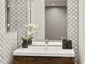 18620 Hatteras Street 223, Tarzana (los Angeles) CA 91356