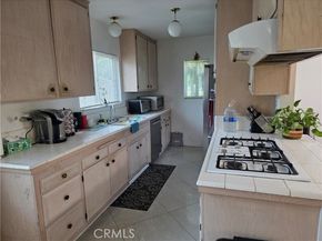 15901 Lassen Street, North Hills (los Angeles) CA 91343