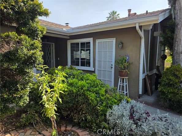15901 Lassen Street, North Hills (los Angeles) CA 91343