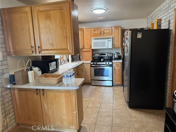 10338 Scoville Avenue, Sunland (los Angeles) CA 91040