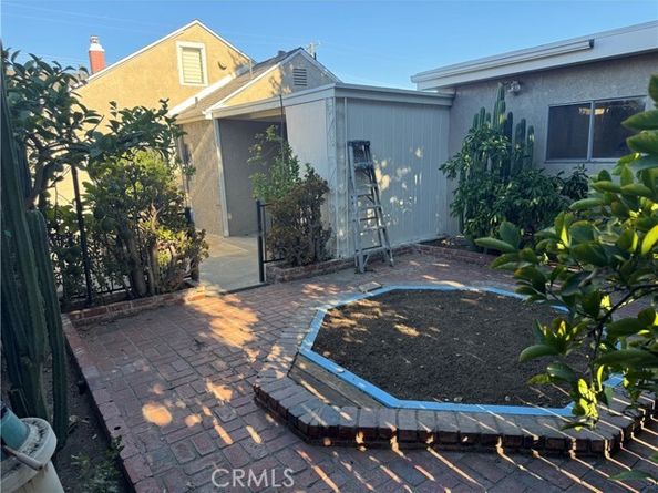 10338 Scoville Avenue, Sunland (los Angeles) CA 91040