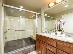 21301 Erwin Street 237, Woodland Hills (los Angeles) CA 91367