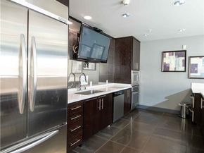 21301 Erwin Street 237, Woodland Hills (los Angeles) CA 91367