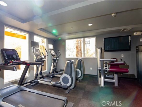 21301 Erwin Street 237, Woodland Hills (los Angeles) CA 91367