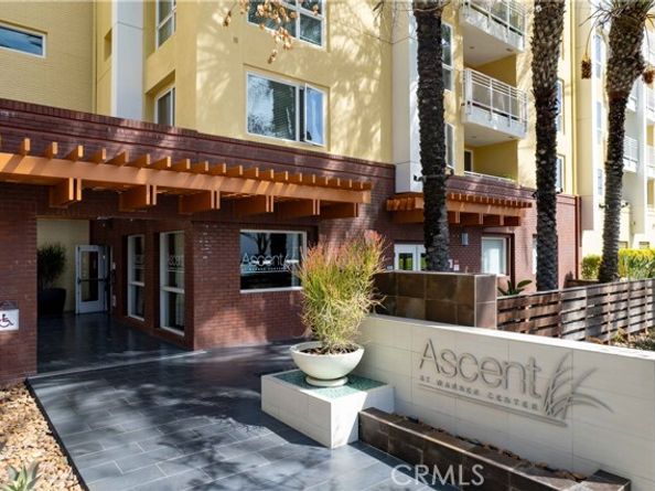 21301 Erwin Street 237, Woodland Hills (los Angeles) CA 91367