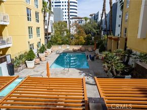 21301 Erwin Street 237, Woodland Hills (los Angeles) CA 91367