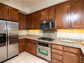 21301 Erwin Street 237, Woodland Hills (los Angeles) CA 91367