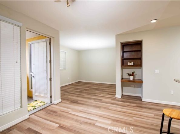 21301 Erwin Street 237, Woodland Hills (los Angeles) CA 91367