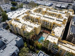 21301 Erwin Street 237, Woodland Hills (los Angeles) CA 91367