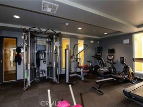 21301 Erwin Street 237, Woodland Hills (los Angeles) CA 91367