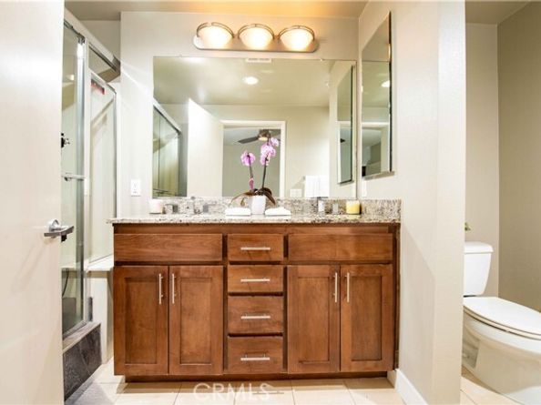 21301 Erwin Street 237, Woodland Hills (los Angeles) CA 91367