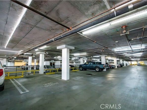 21301 Erwin Street 237, Woodland Hills (los Angeles) CA 91367