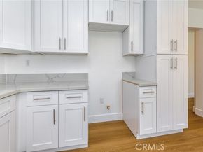 22016 Schoolcraft Street, Canoga Park (los Angeles) CA 91303