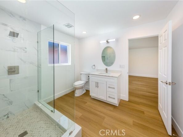 22016 Schoolcraft Street, Canoga Park (los Angeles) CA 91303