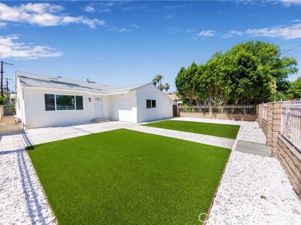 22016 Schoolcraft Street, Canoga Park (los Angeles) CA 91303