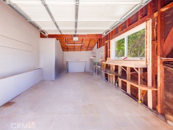 22016 Schoolcraft Street, Canoga Park (los Angeles) CA 91303