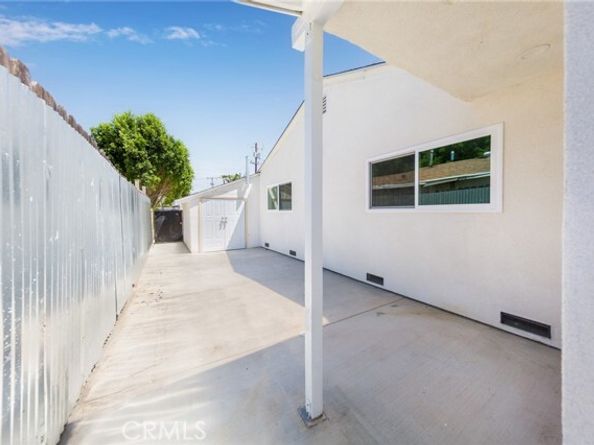 22016 Schoolcraft Street, Canoga Park (los Angeles) CA 91303