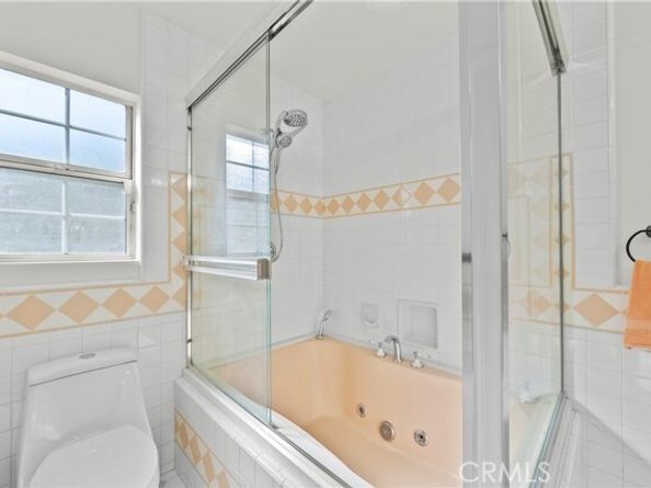 10132 Wish Avenue, Northridge (los Angeles) CA 91325