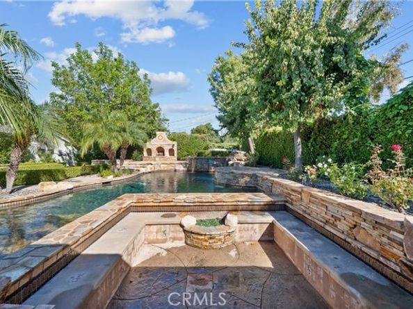 10132 Wish Avenue, Northridge (los Angeles) CA 91325