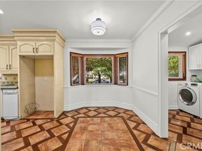 10132 Wish Avenue, Northridge (los Angeles) CA 91325