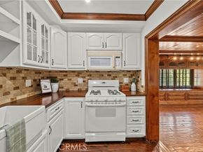 10132 Wish Avenue, Northridge (los Angeles) CA 91325